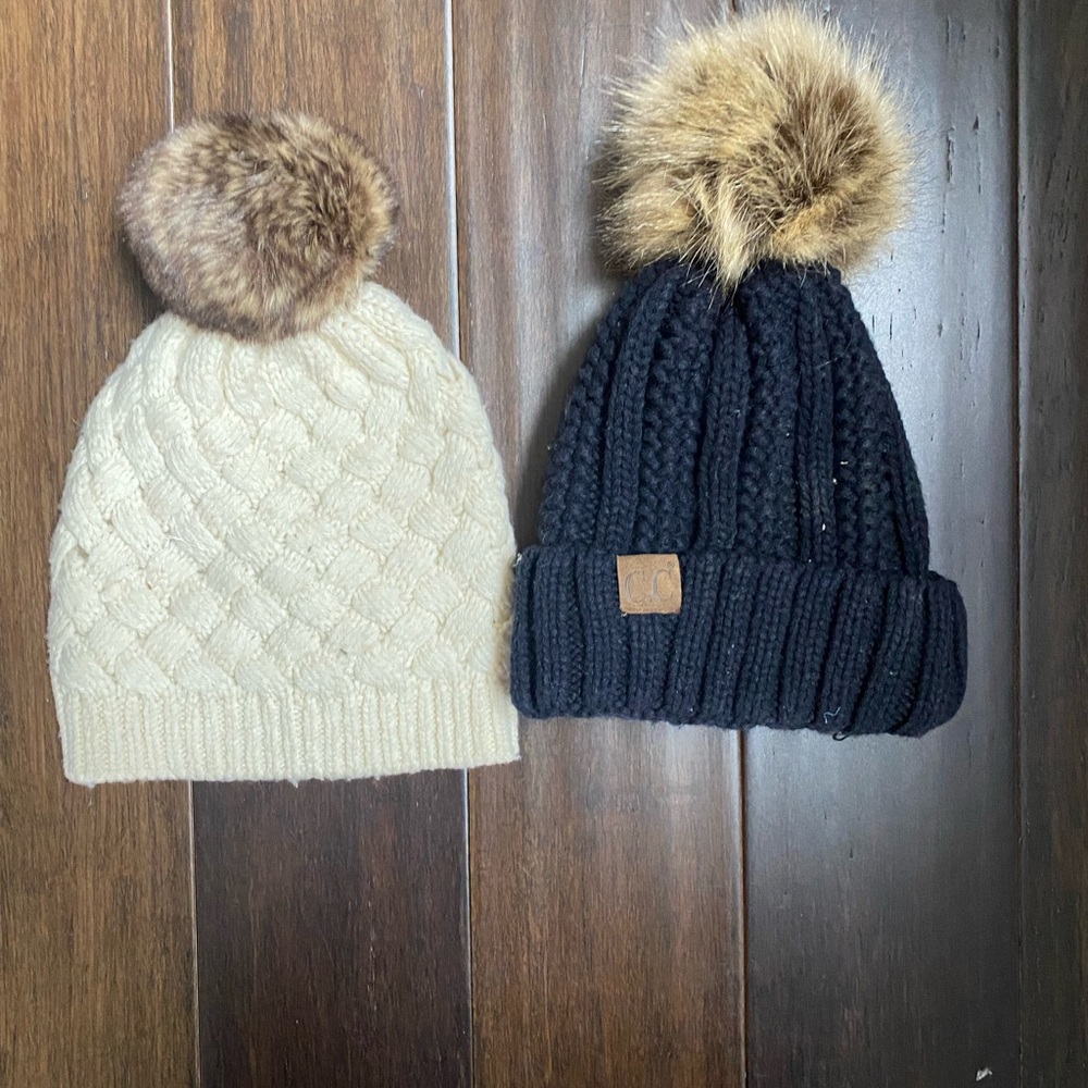 Cozy Knit Pom-Pom Beanie Set - Black and Cream